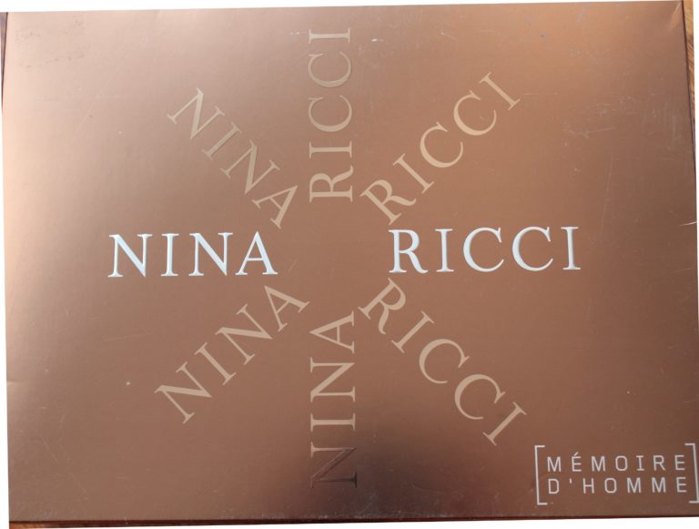 Nina Ricci Memoire D' homme100ml edt +75ml + kosmetyczka - obrazek 3