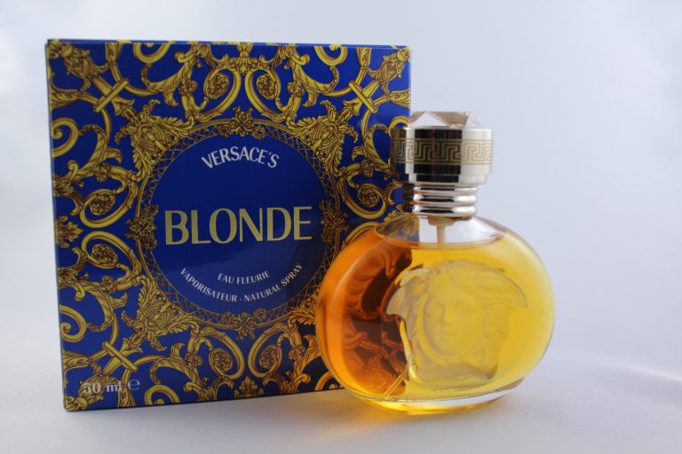 Alternative view of Versace 's Blonde 50ml eau fleurie