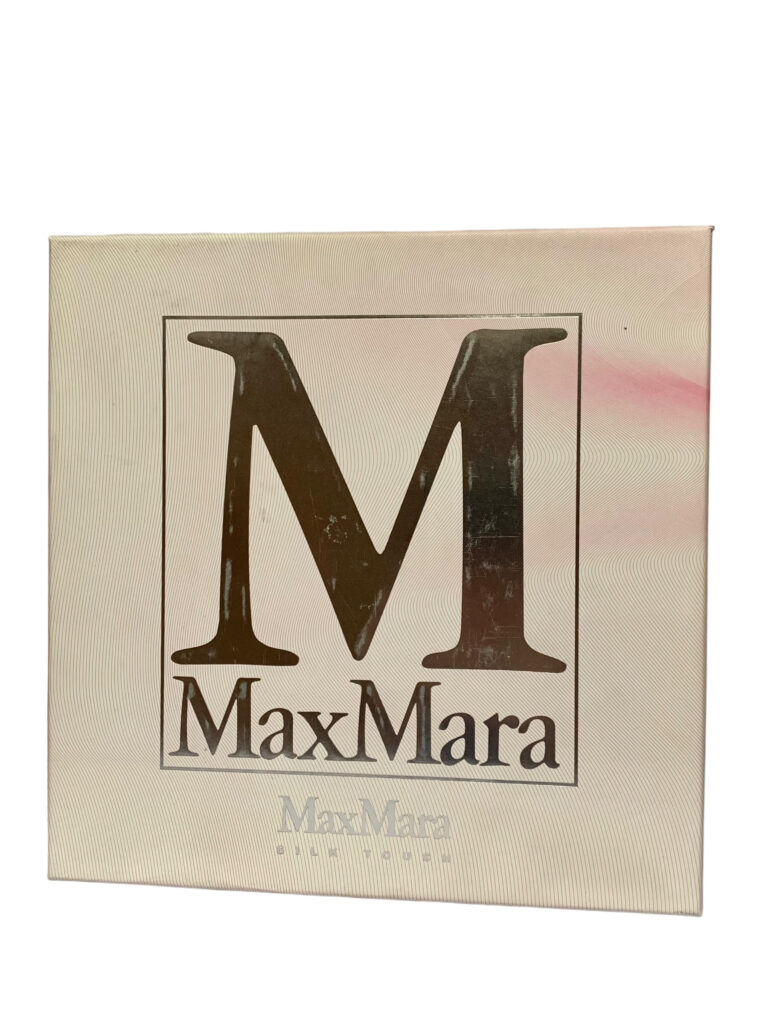 Max Mara Silk Touch 40ml + świeczka - obrazek 3